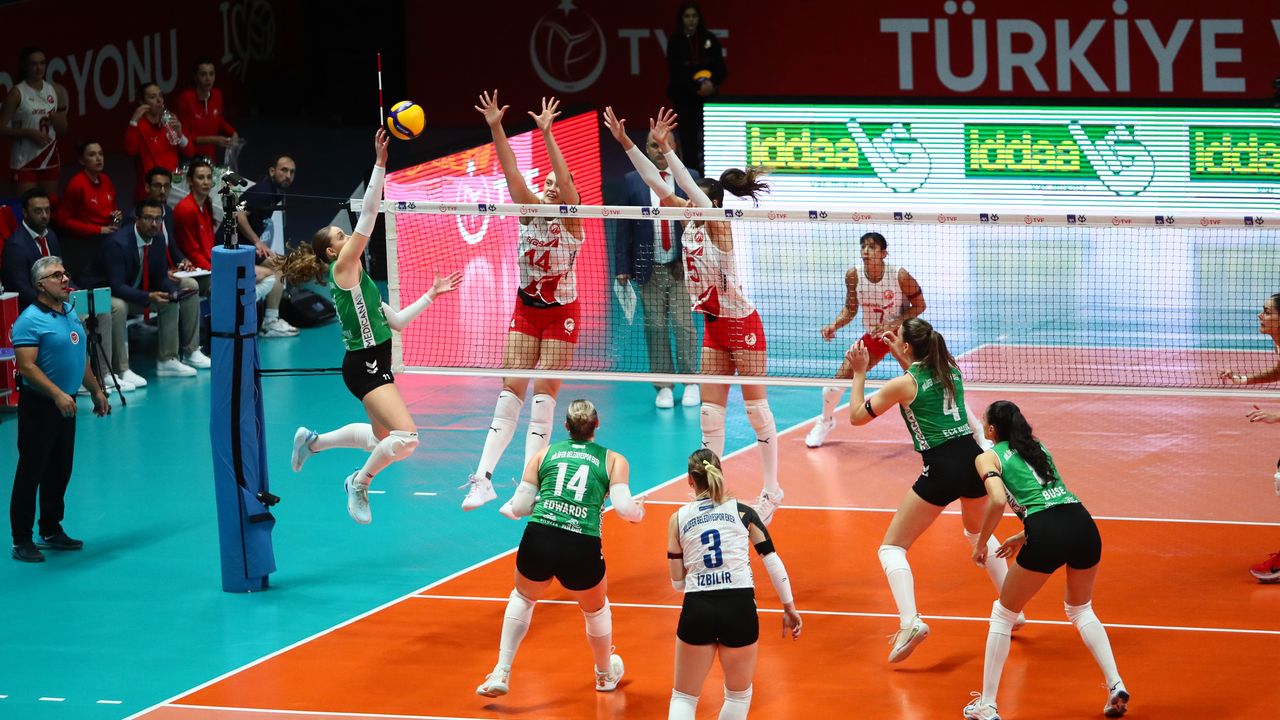 AXA Sigorta Kupa Voley'de çeyrek finale yükselen takımlar belli oldu