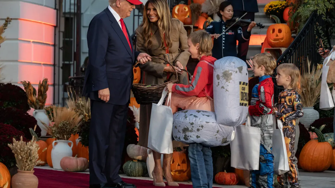 ABD Başkanı Trump Beyaz Saray'da Cadılar Bayramı'nı kutladı