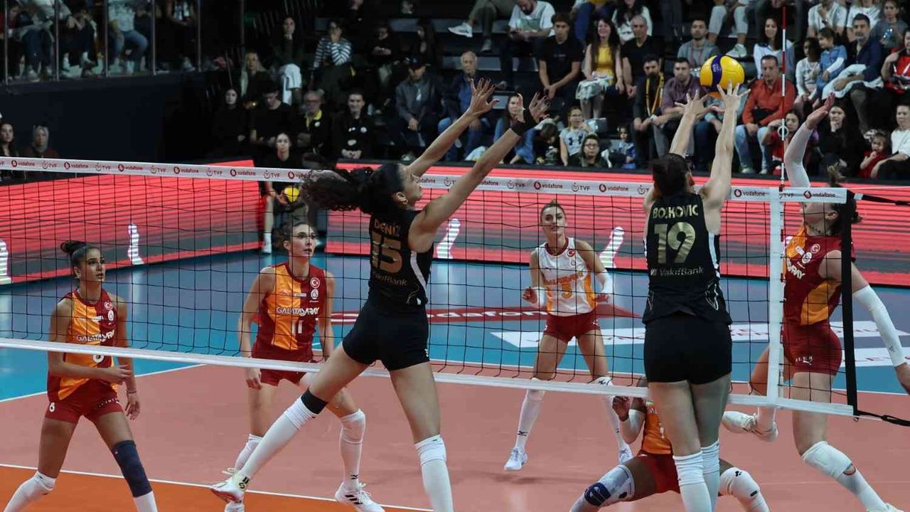 VakıfBank Galatasaray’ı set vermeden mağlup etti!