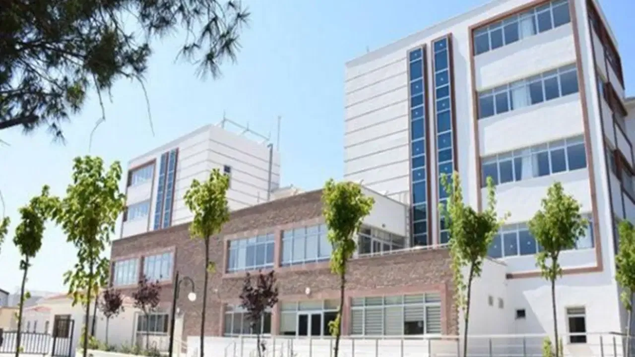 Balıkesir KYK'de 3. kattan düşen öğrenci hayatını kaybetti: İntihar mı etti?