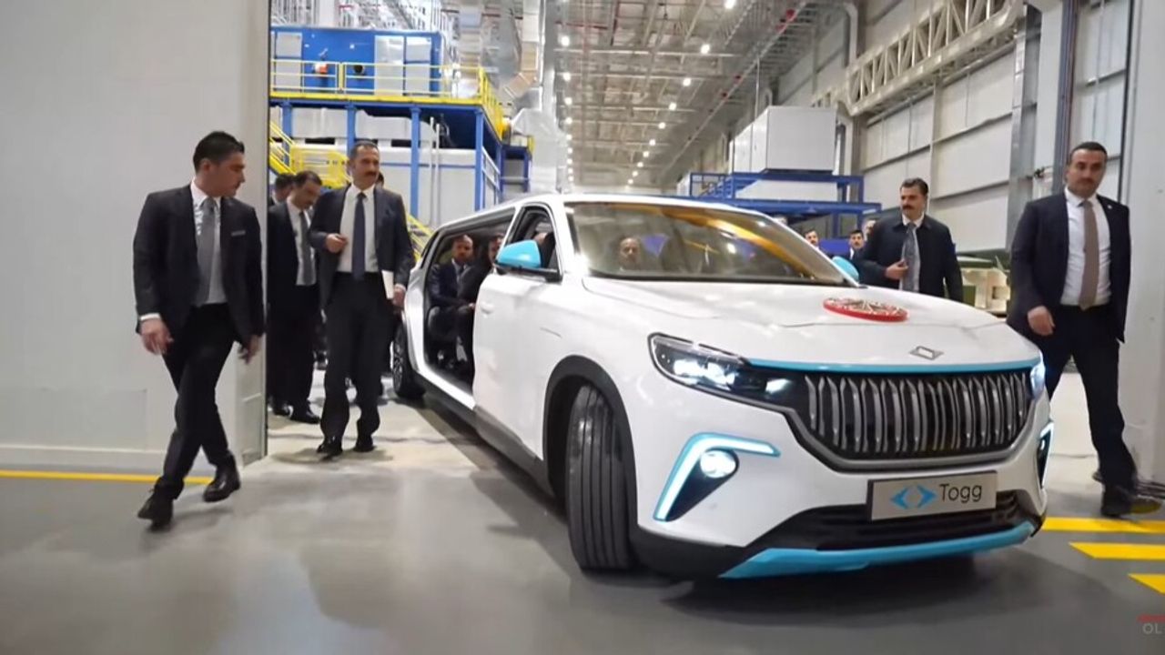 Togg modeli ilk kez görüntülendi: Erdoğan, Altay törenine limuzinle geldi