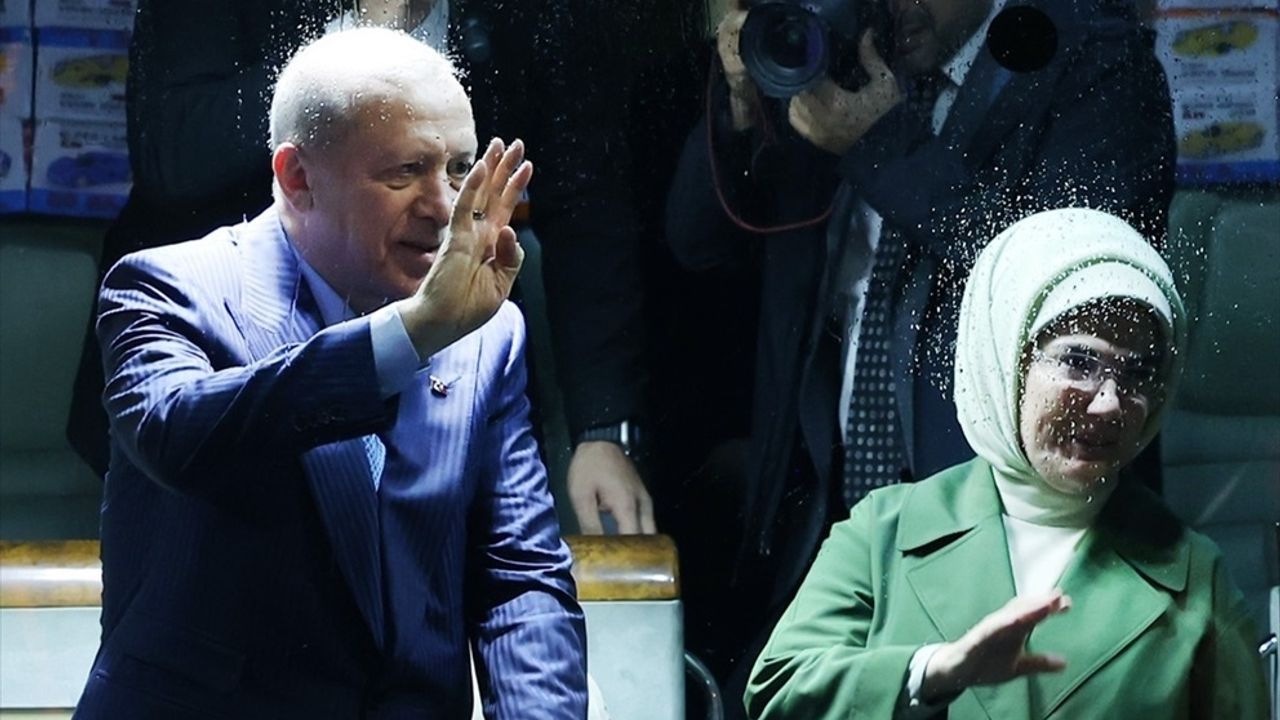 Cumhurbaşkanı Erdoğan memleketi Rize'ye geldi