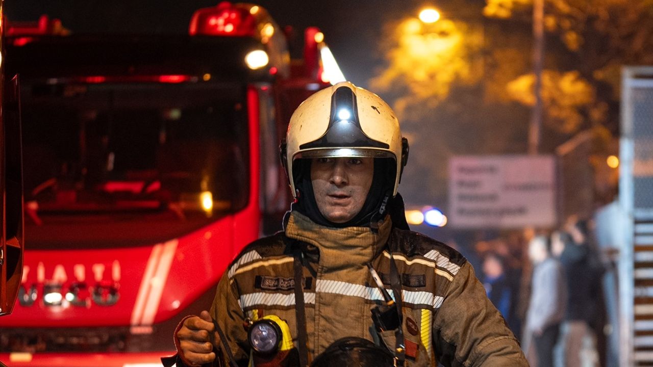 Başkentte oto tamir dükkanında yangın çıktı