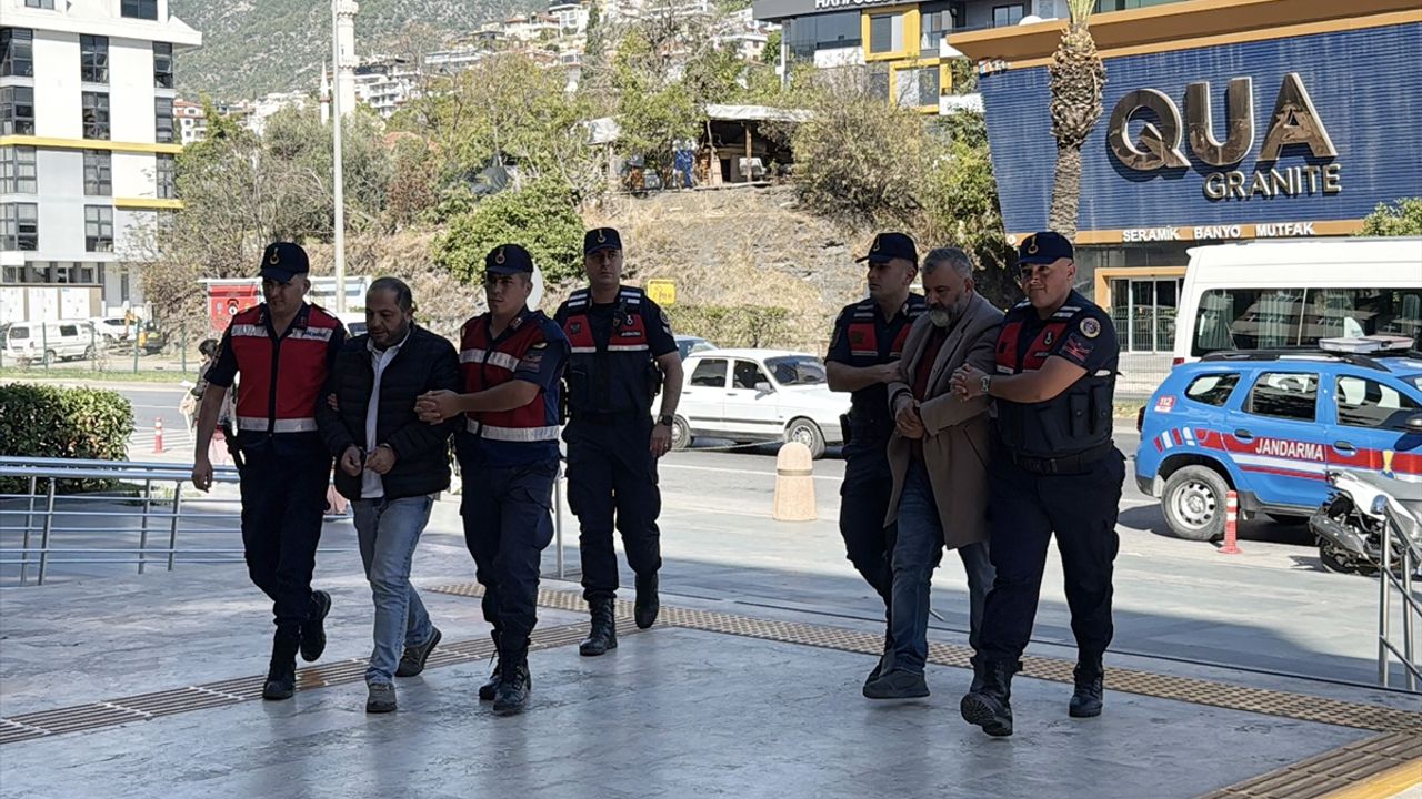 Alanya'da sahte pasaportla tapu dolandırıcılığı! 6 gözaltı var