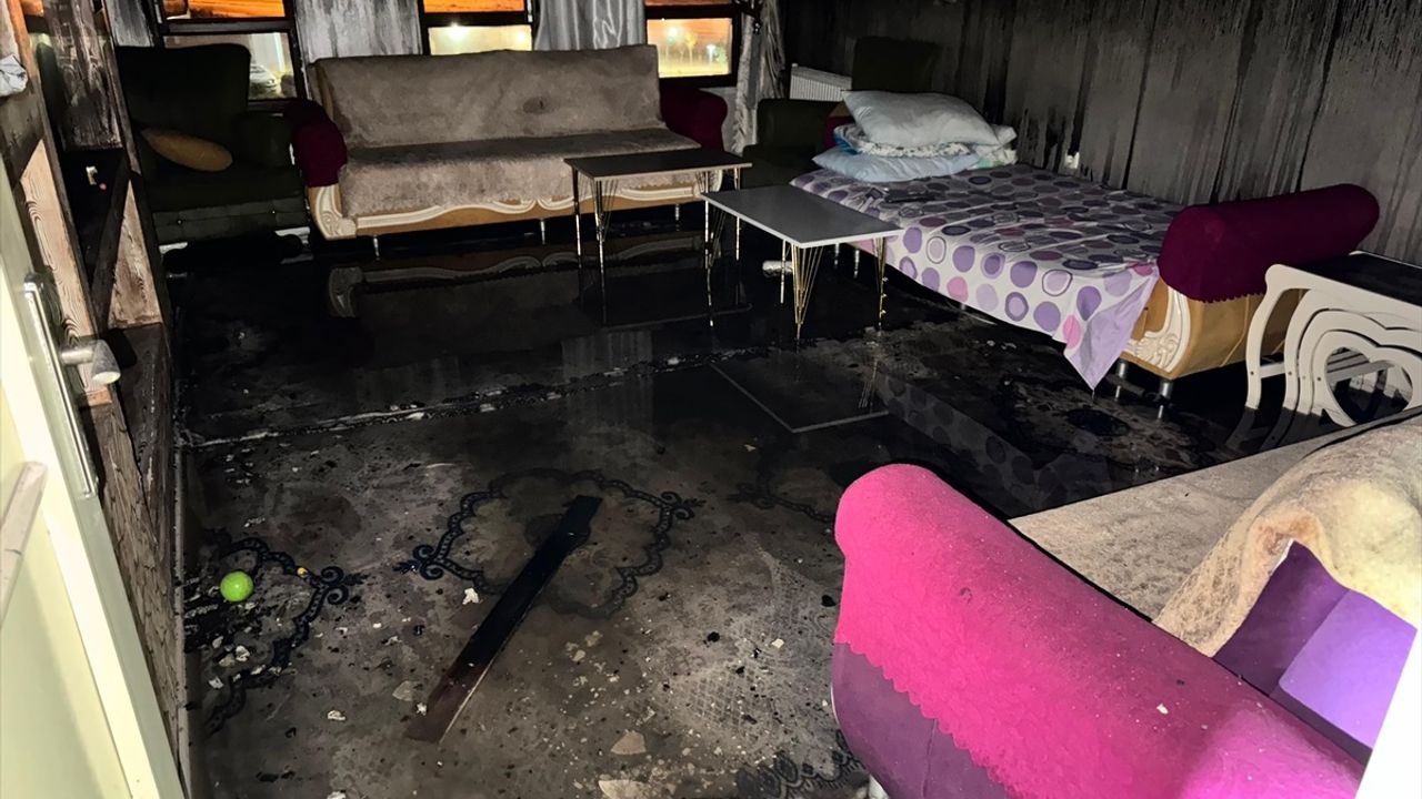 Apartman dairesinde çıkan yangın can aldı