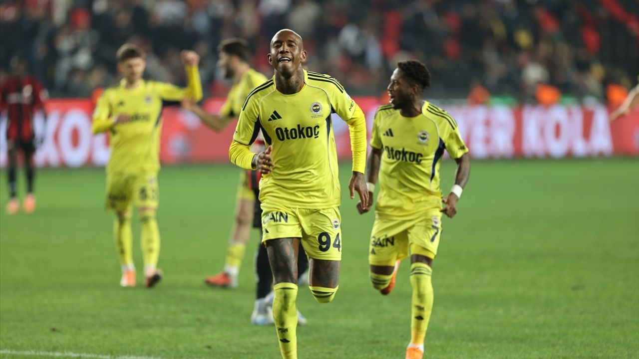 Derbi öncesi büyük moral: Fenerbahçe Gaziantep’i farklı geçti