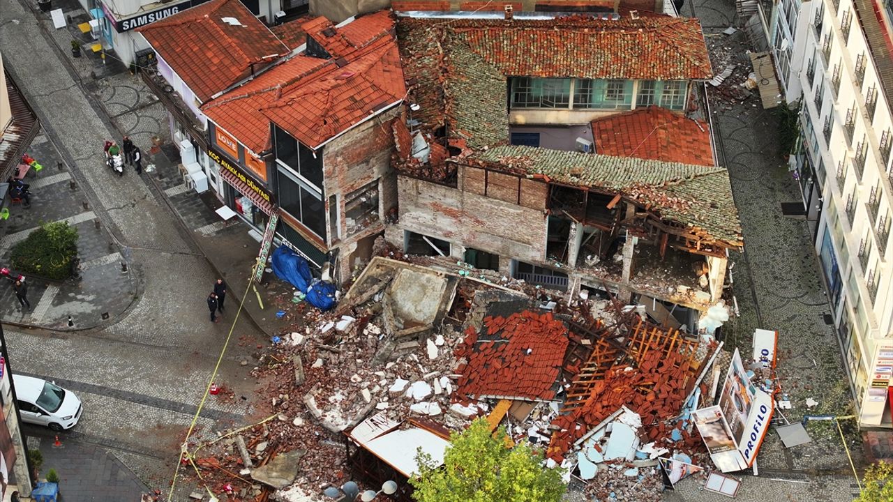 Manisa'da okullar tatil edildi: 5 ilçede eğitime 1 günlük ara verildi