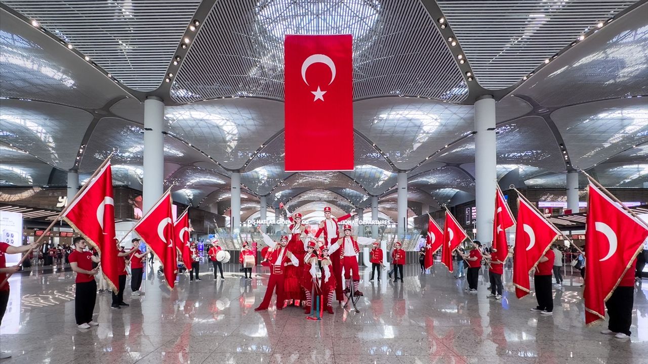 İstanbul’un havalimanlarında Cumhuriyet Bayramı coşkusu!