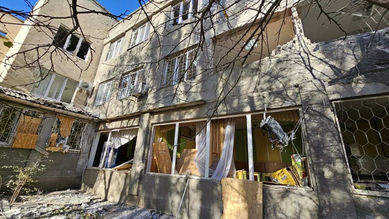 Rusya Ukrayna'da çocuk hastanesini vurdu