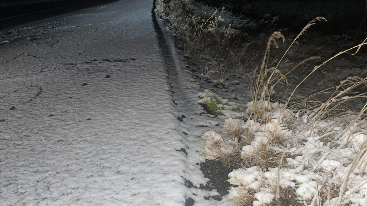 Kars'ın yüksek kesimlerinde kar etkisini gösterdi