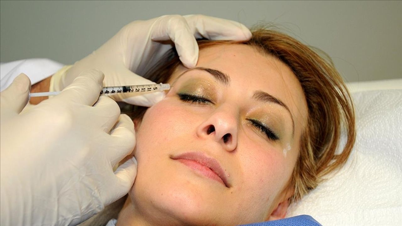 Botoks trendi gençleri etkiliyor: İşlem yaşı 25’ten 15’e kadar düştÜ