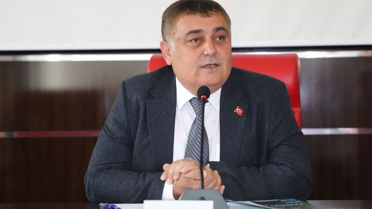 Aksu Belediye Başkanı İsa Yıldırım, AK Parti’ye katılacağını açıkladı