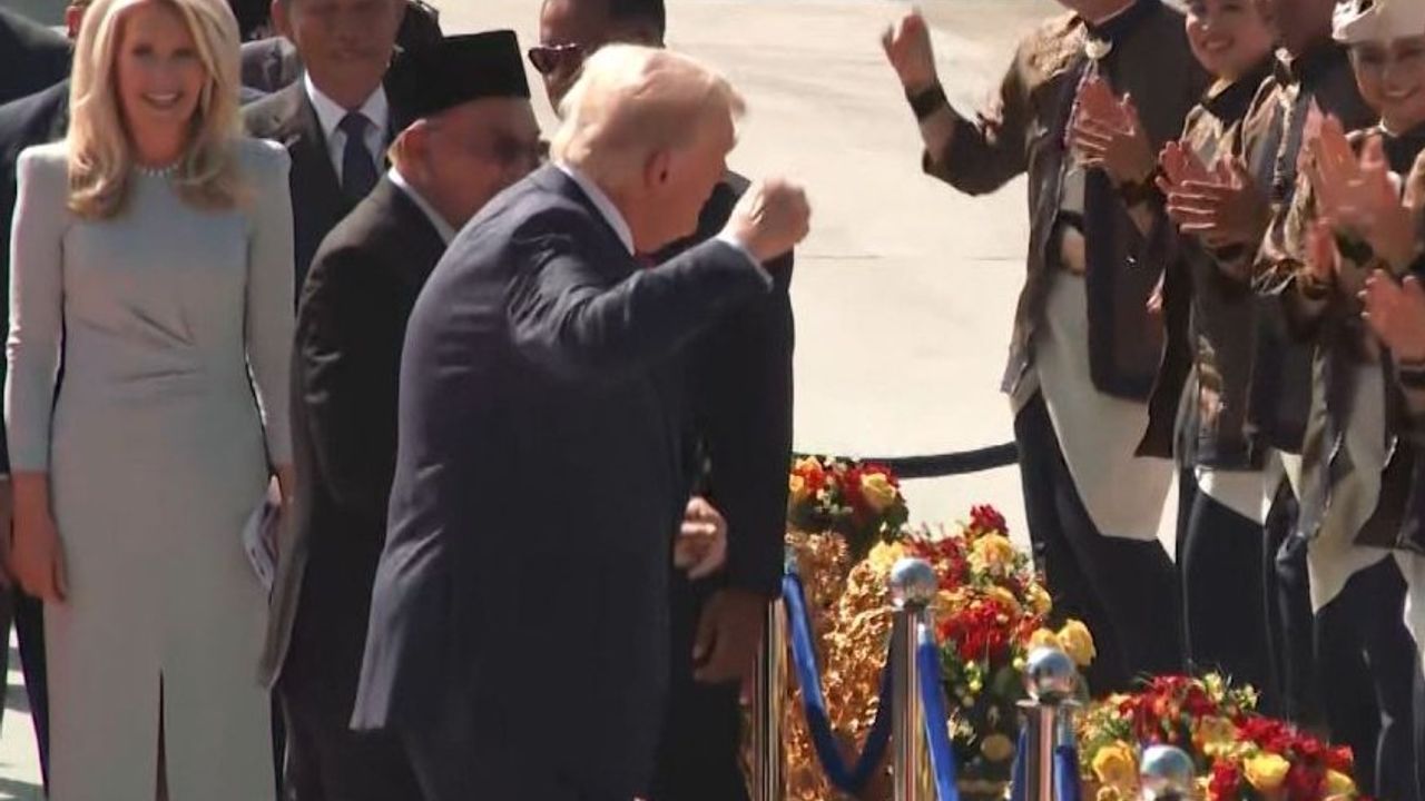 Donald Trump Malezya'da: "O zaman dans"