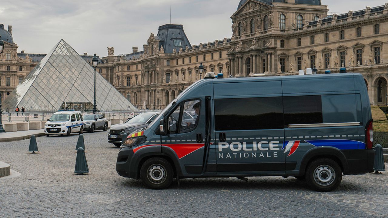 Dünya bu soygunu konuşmuştu! Louvre şüphelileri yakalandı