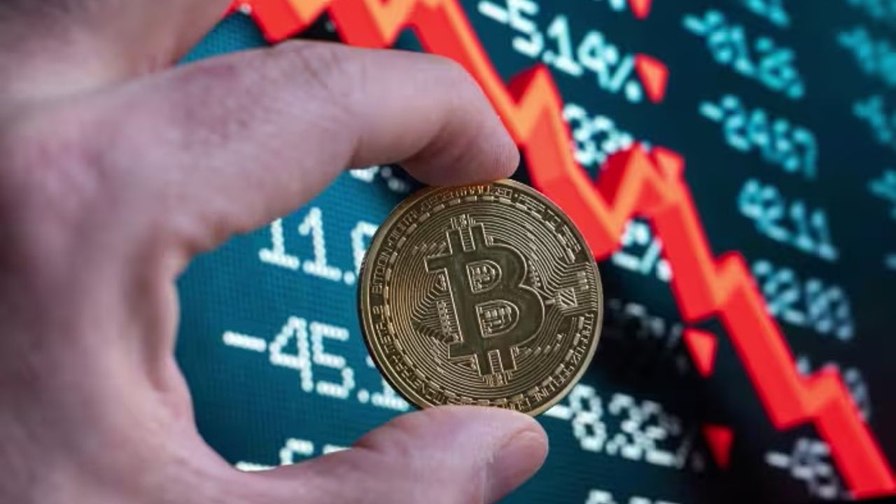 Çin ile ekononomik savaş başladı: Bitcoin çakıldı!