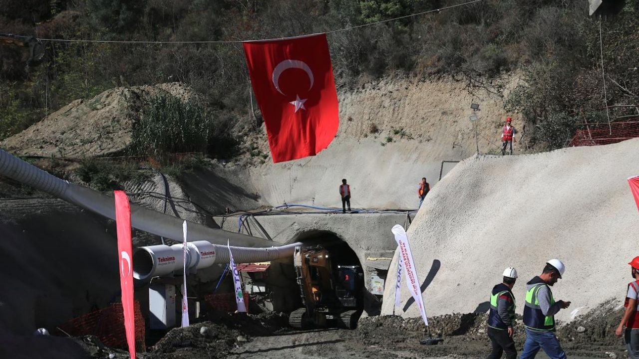 Hatay'da 11,2 kilometrelik atık su tüneli yapılıyor