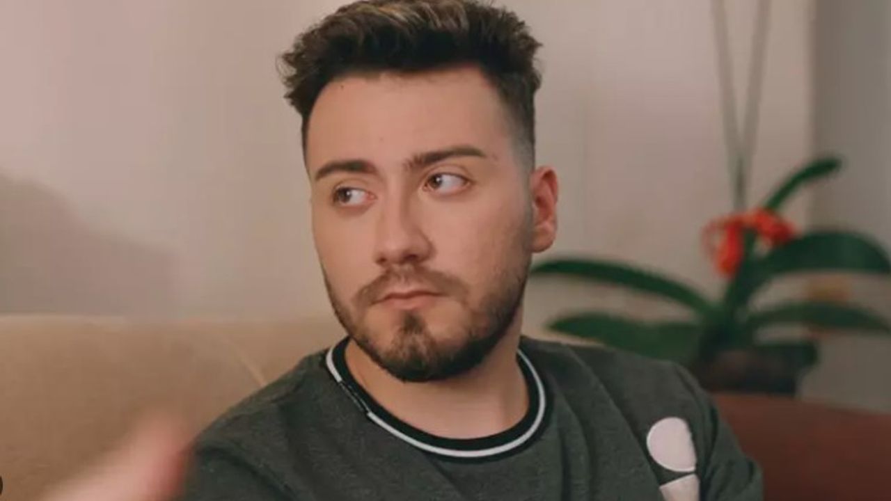 Enes Batur, 16 milyon aboneli YouTube kanalını kapattı