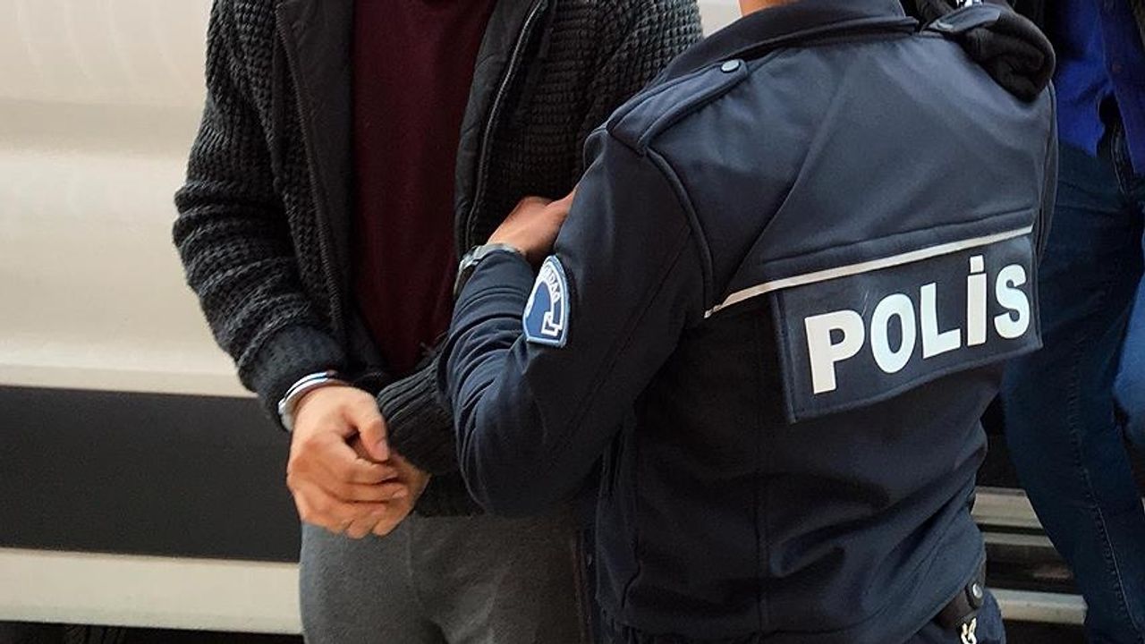 9 yıldır aranıyordu sahte kimlikle yakalandı