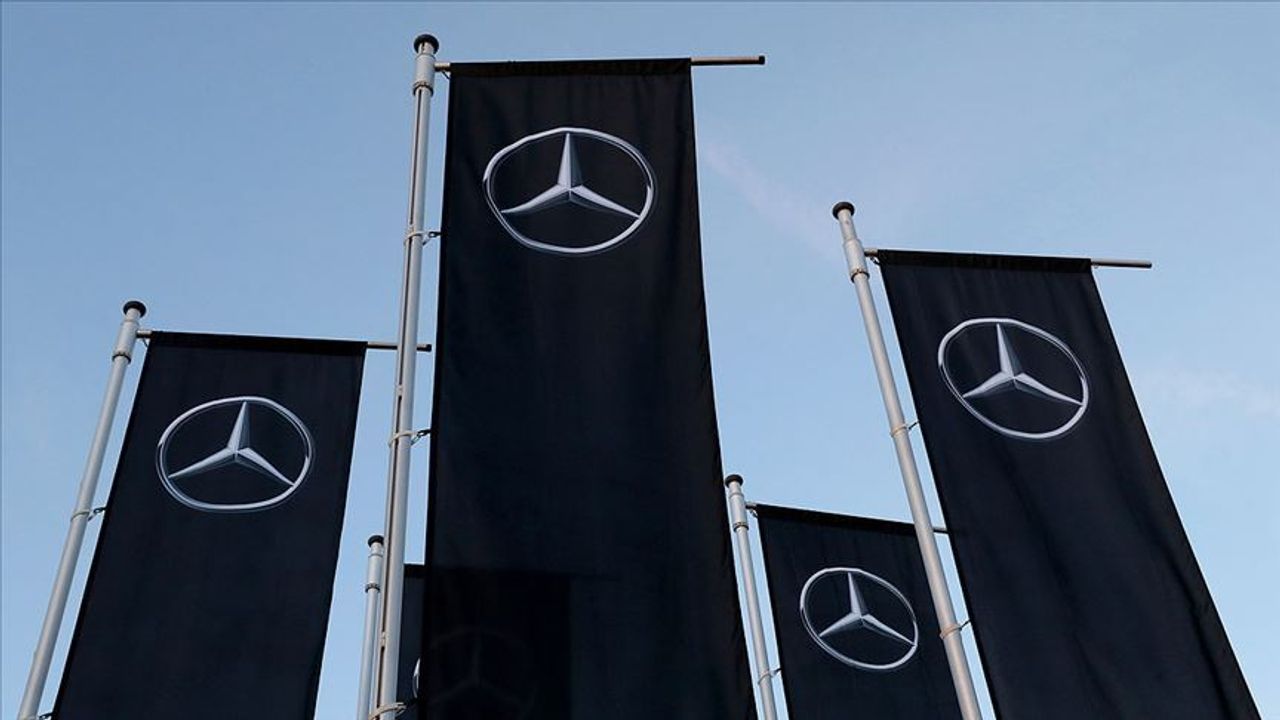 Mercedes kârı yarı yarı eridi: Satışlar alarm veriyor