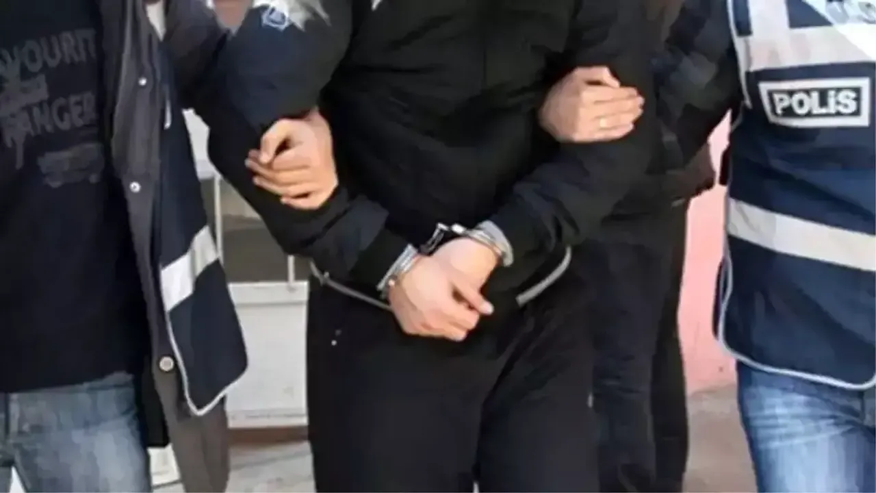 Uyuşturucudan 8 yıl 4 ay kesinleşmiş cezası bulunan hükümlü uyuşturucuyla yakalandı
