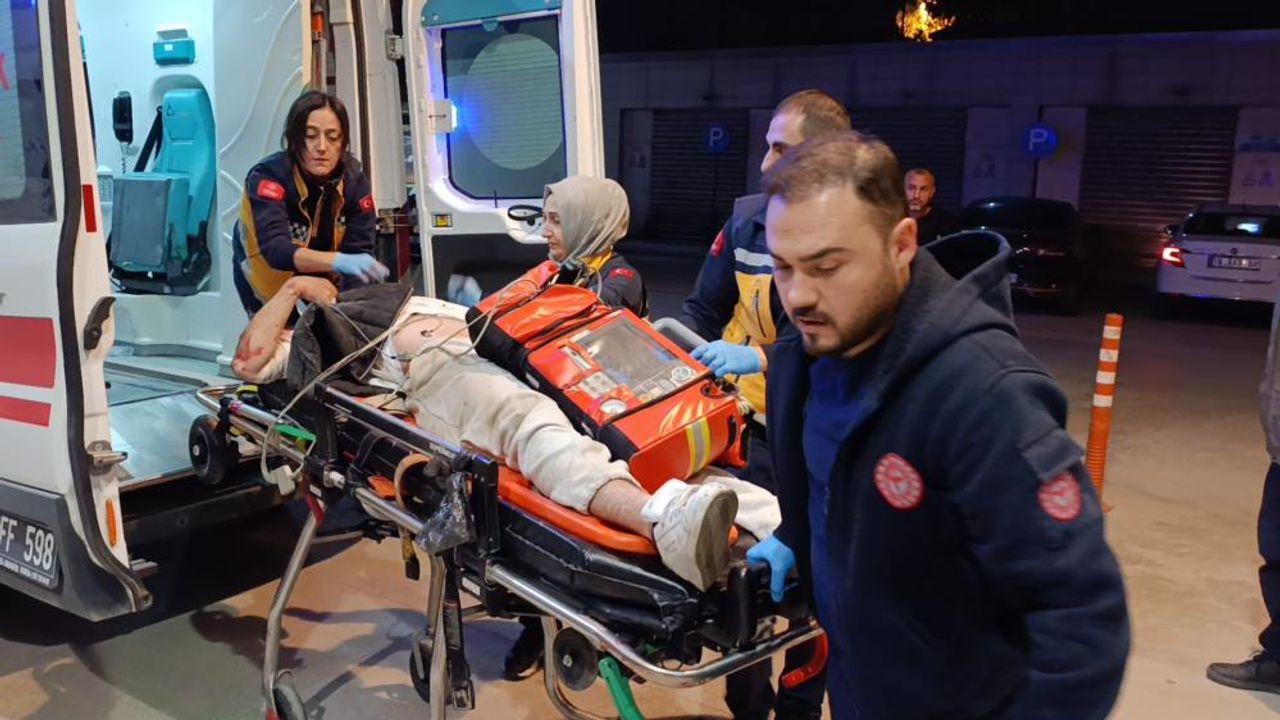 3 motosiklet çarpıştı 1'i ağır 3 yaralı