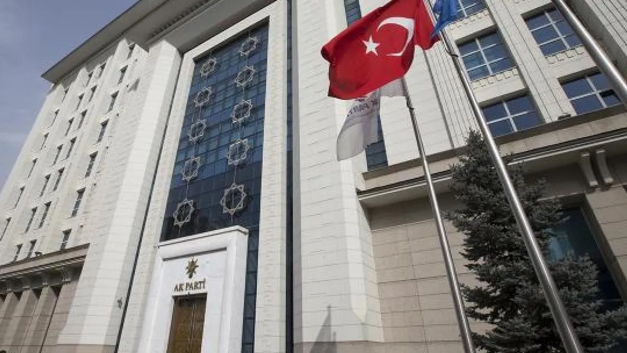 AK Parti 8 şehirde yeni yönetimlerin göreve başlayacağını açıkladı