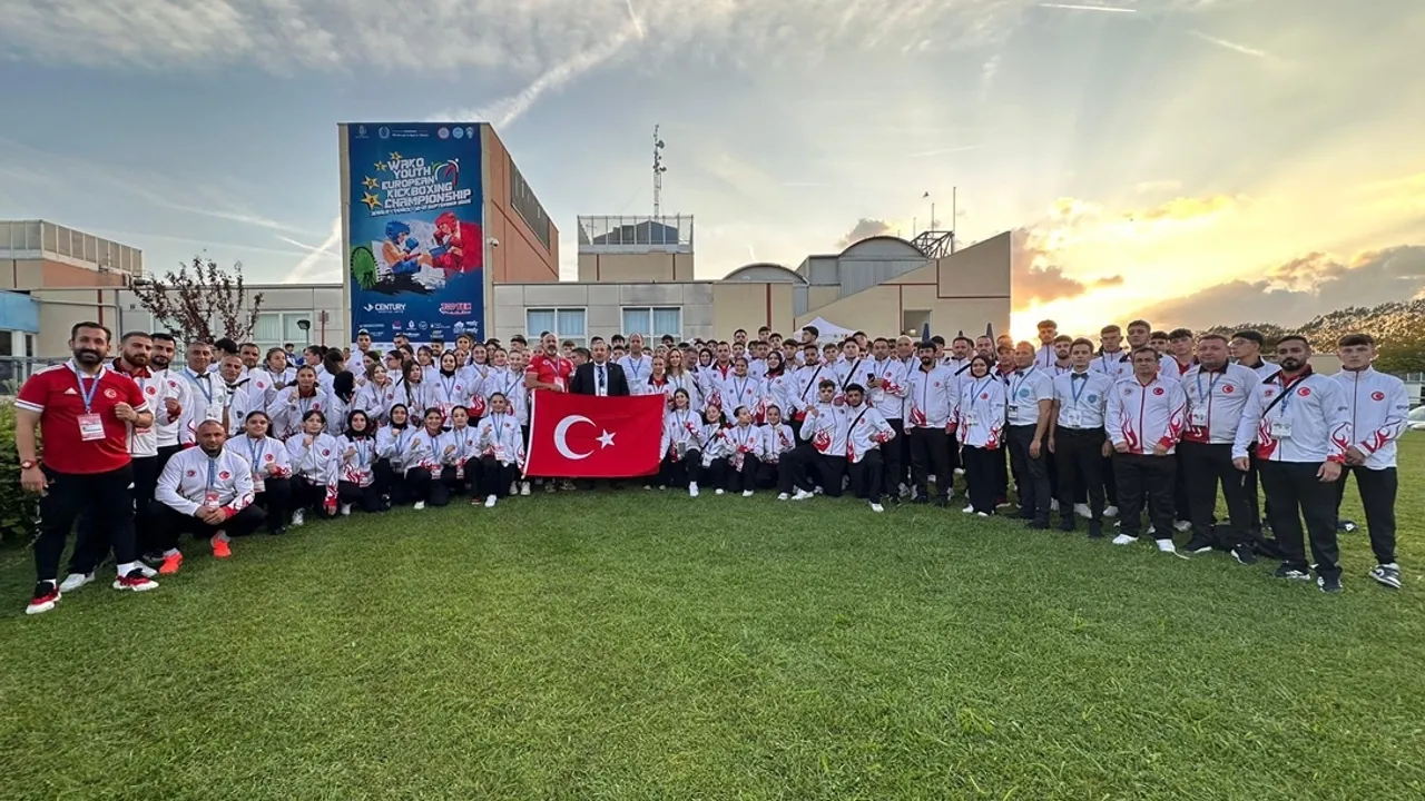 Milli kick boksçulardan Avrupa Gençler Şampiyonası''nda 9''u altın 50 madalya