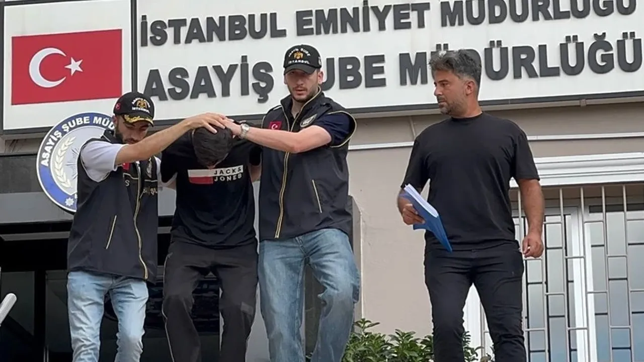 Şişli’de taksicinin aracında silahla öldürülmesine ilişkin 3 zanlı yakalandı