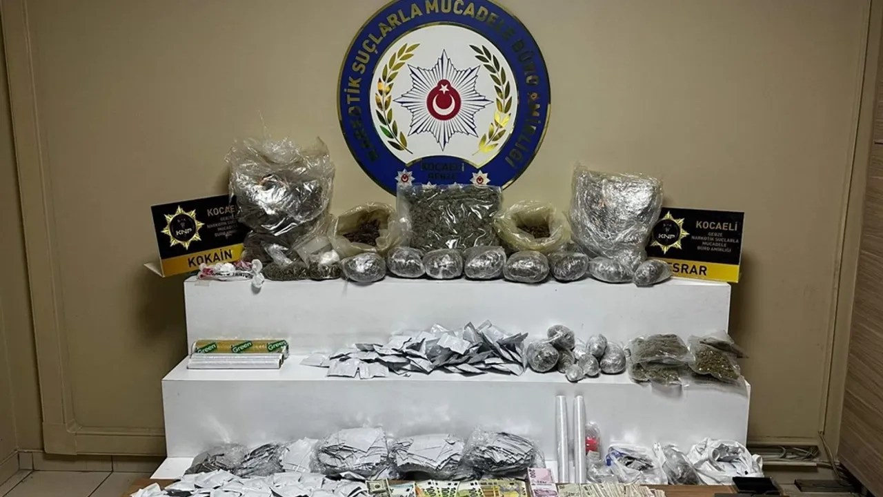 Uyuşturucu operasyonunda 3 şüpheli tutuklandı