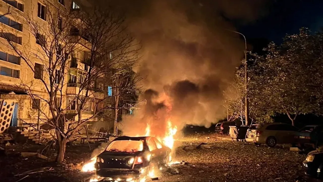 Tarihin en şiddetli saldırısı: 700''den fazla...