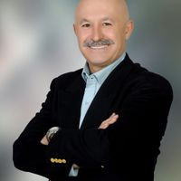 Dr. Nadir Çomak