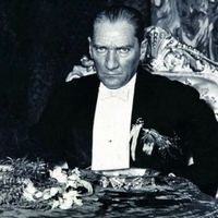 Mustafa Kemal Atatürk nereli ve ne zaman doğdu? Türkiye Cumhuriyeti’nin kurucusu Gazi Mustafa Kemal Atatürk’ün hayatı