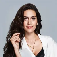 Bergüzar Korel kimdir ve kaç yaşında? Eşi kim?