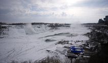 Niagara Şelalesi kısmen dondu