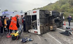 İşçileri taşıyan otobüs devrildi: 1 ölü