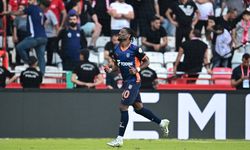 Başakşehir'den farklı galibiyet: Antalya'da 4 gollü zafer