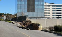 İstinat duvarı çöktü: Ümraniye’de yol trafiğe kapandı