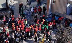 Facia böyle geldi: 7 katlı binanın çökme anları kamerada!