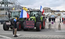 Fransa’da çiftçilerden gübreli protesto: Hükümetin tarım politikalarına tepki