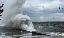 İstanbul'da fırtına vapur seferlerini iptal ettirdi