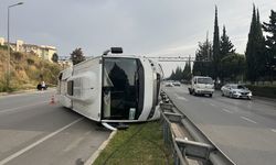 İzmir’de midibüs devrildi: 5 kişi yaralandı