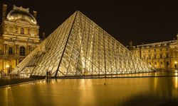 Macron; Louvre Müzesi'ndeki hırsızlık mirasımıza saldırı