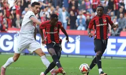 Dört gollü maçta puanlar paylaşıldı