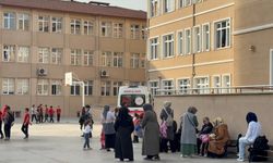 Yediği yemekten zehirlenene 24 öğrenci taburcu edildi