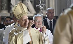 Papa 14. Leo Roma'da ayin yönetti