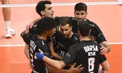 Halkbank Bursa Büyükşehir'i 3-0 mağlup etti ve set vermedi