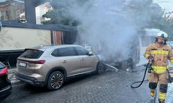 Manisa'da öğrenci servisi alev aldı: Dehşet anları kamerada