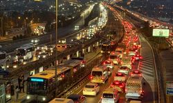 İstanbul'da ara tatil yoğunluğu: Trafik yüzde 85'e ulaştı
