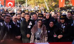 Abisinin üniformasını giyerek veda etti: Doyamadım sana