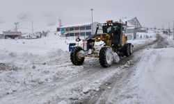 Sivas kar yağışına teslim! 46 yerde yollar kapandı